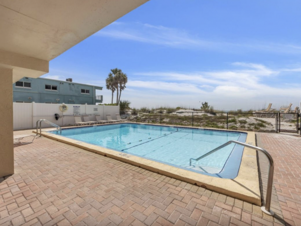 Beachfront Studio Beautiful Gulf Views